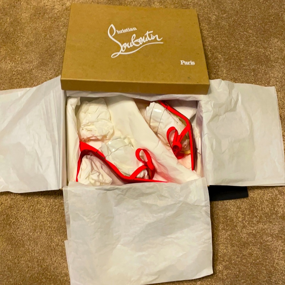 Size 8US Christian Louboutin women’s heels